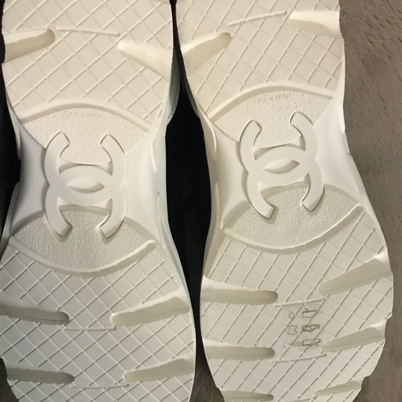 New in box Chanel 17c sneakers, size 9. Never worn - Picture 4 of 8